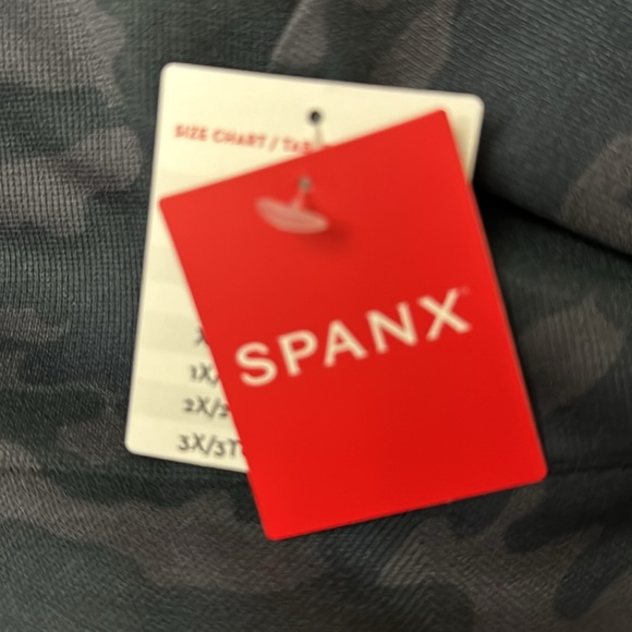 Spanx Seamless Camo Leggings - Picture 12 of 12